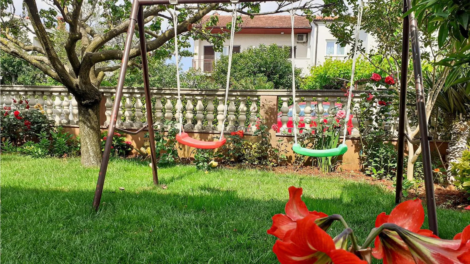2 Bedroom Cozy Apartment In Pula 0*,