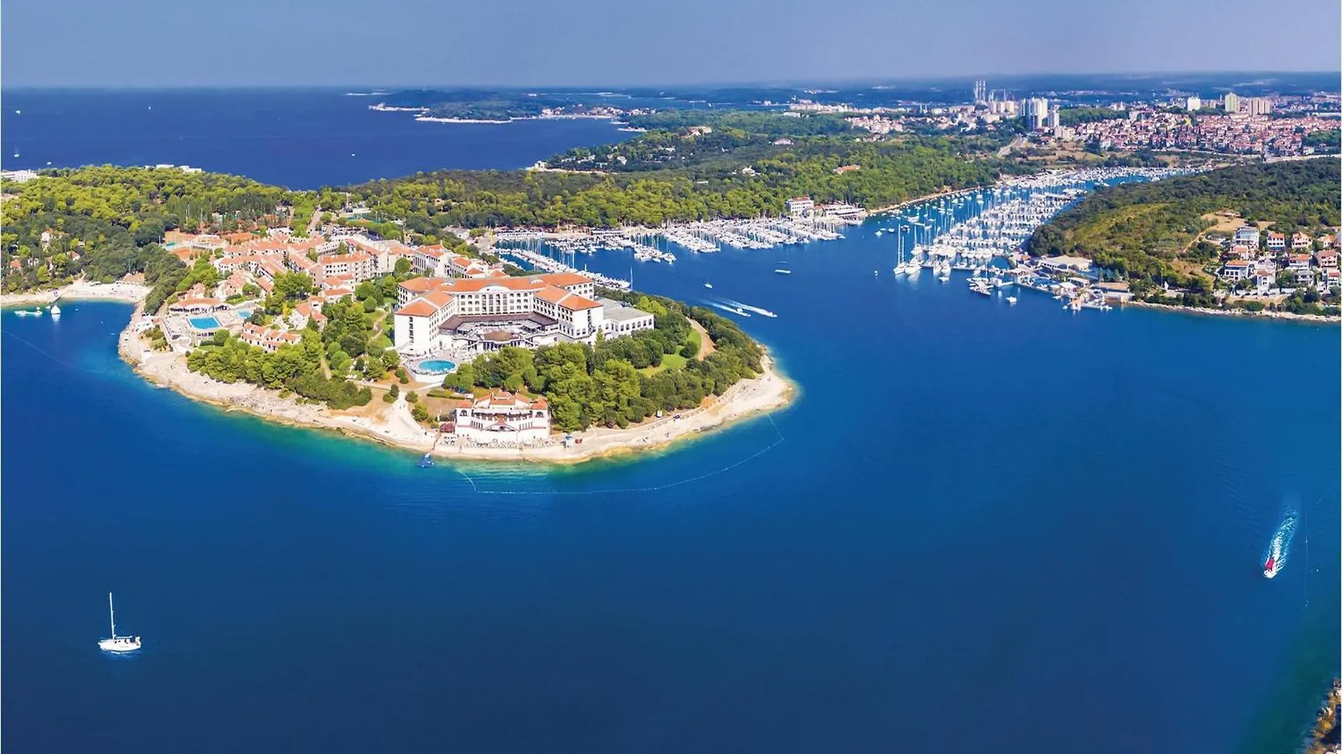 2 Bedroom Cozy Apartment In Pula